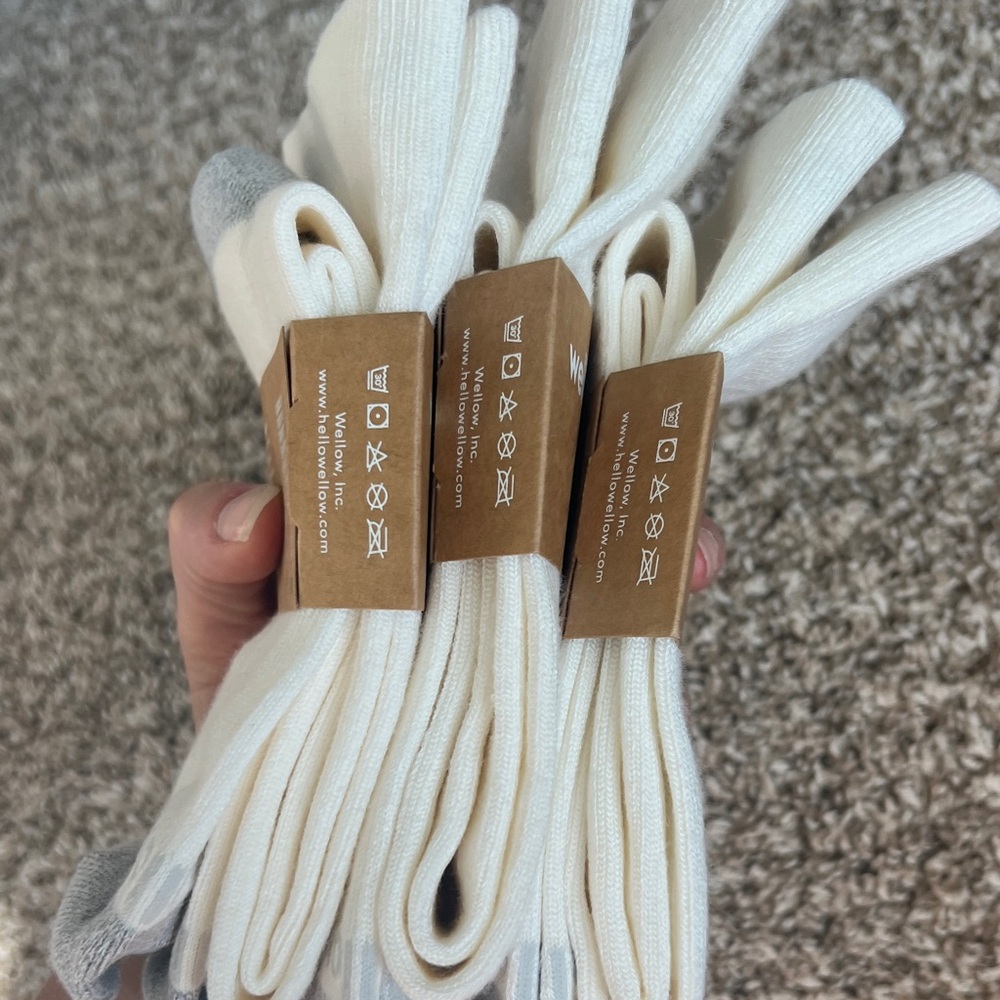 NWT! Wellow Premium Compression Socks - 3 Pack in Ivory Sz LARGE - Picture 7 of 10